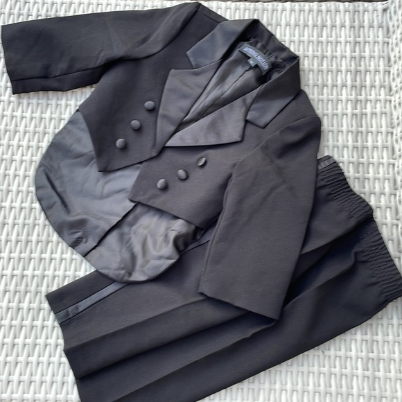 Boys Formal Tuxedo with Tail in Black Size XL - Picture 7 of 15